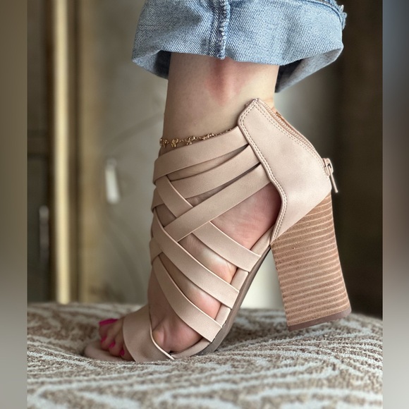 Nude strappy booties sandals - Picture 8 of 13